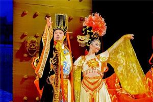 夢見自己成了皇后