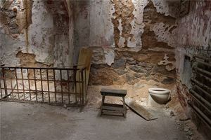 夢見廁所塌了個大坑