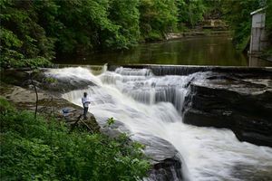 夢見河水滿滿的