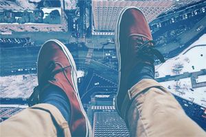 女人夢見從樓上掉下來