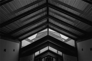 夢見屋頂漏水到屋內