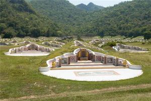 夢見房前有墳墓