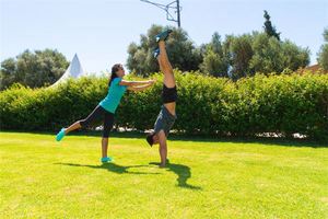 夢見用手倒立行走