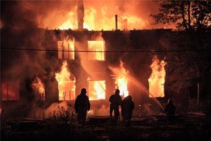 夢見屋頂著火用水潑